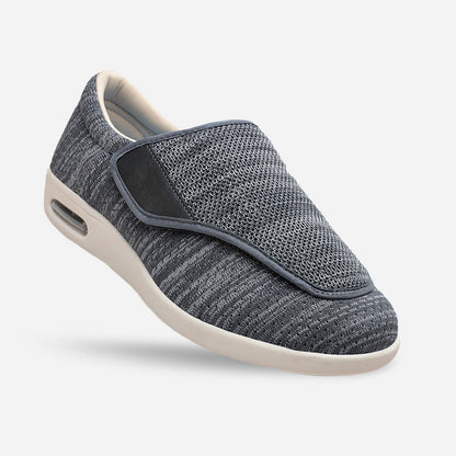 Chaussures thérapeutiques avec fermeture velcro ComfortFit™.