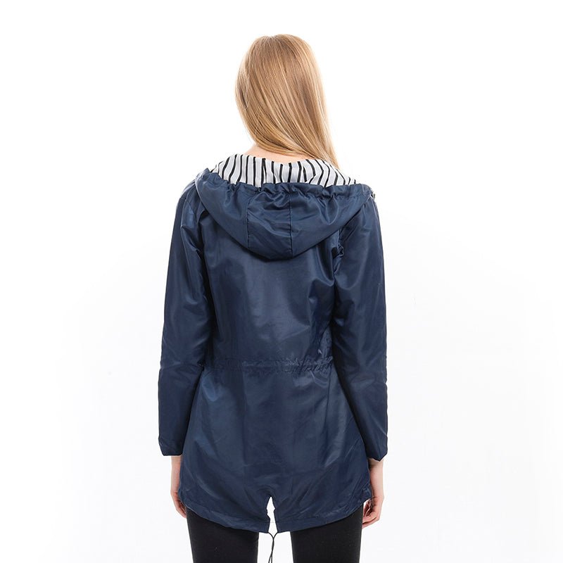 Sabrina™ | Elegant mackintosh til hele året 🌧️